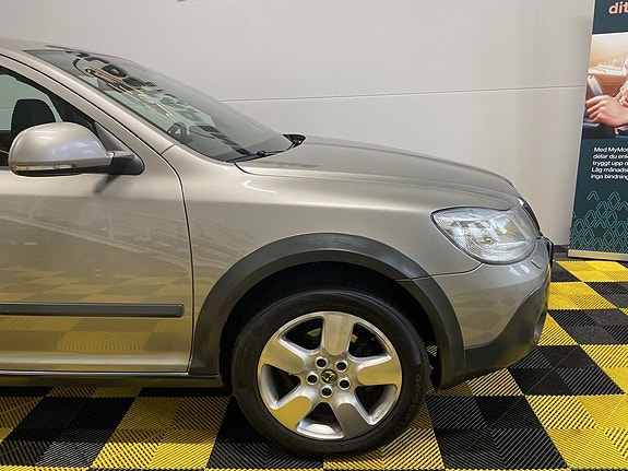 Skoda Octavia Scout 4 of 5