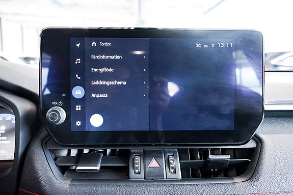 Toyota RAV4 Plug-in Hybrid 19 of 29