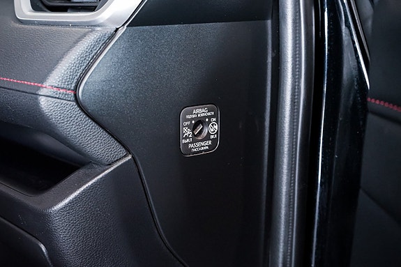 Toyota RAV4 Plug-in Hybrid 28 of 29