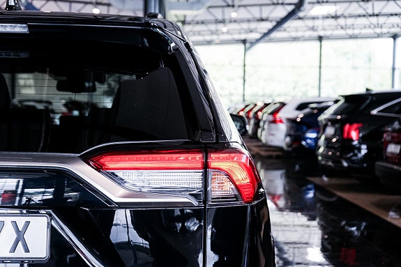 Toyota RAV4 Plug-in Hybrid 9 of 29