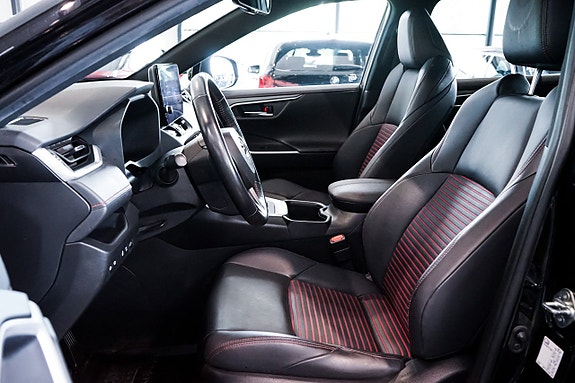 Toyota RAV4 Plug-in Hybrid 24 of 29