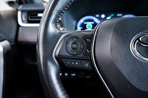 Toyota RAV4 Plug-in Hybrid 14 of 29