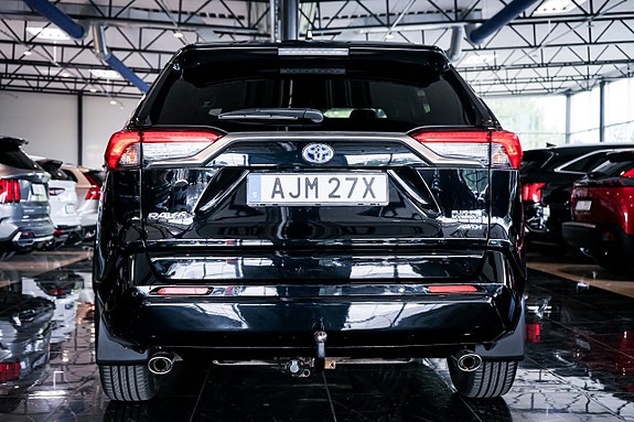 Toyota RAV4 Plug-in Hybrid 7 of 29
