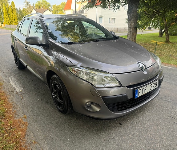 Renault Megane III 2 of 5