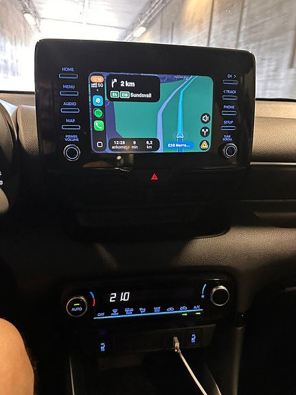Toyota Yaris 4 of 12