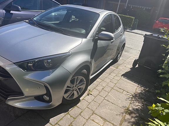 Toyota Yaris 2 of 2