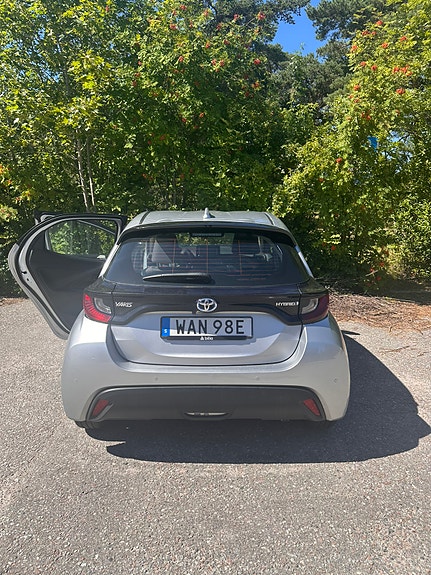 Toyota Yaris 2 of 5