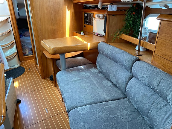 Jeanneau sun odyssey 37 4 of 5