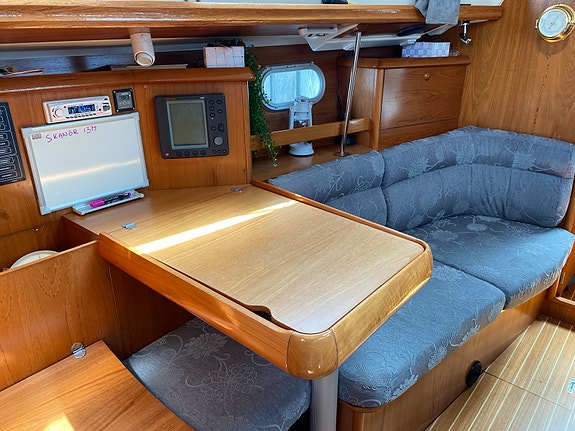 Jeanneau sun odyssey 37 3 of 5