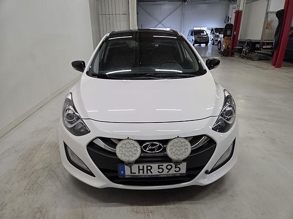 Hyundai i30 2 of 5