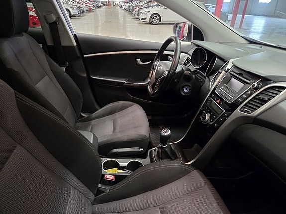 Hyundai i30 4 of 5