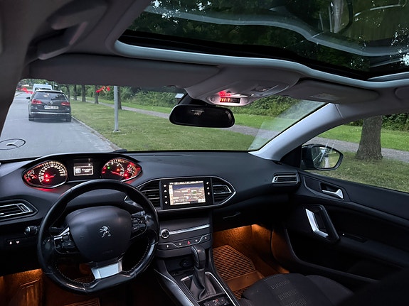 Peugeot 308 8 of 8