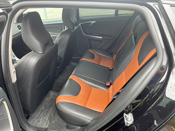 Volvo V60 Cross Country 5 of 5