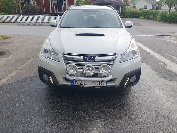 Subaru Outback 3 of 5