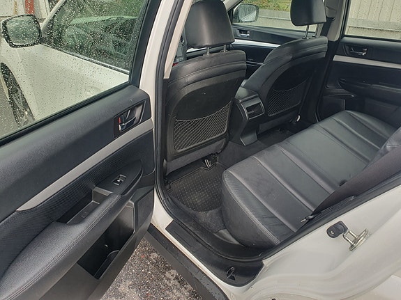 Subaru Outback 8 of 14