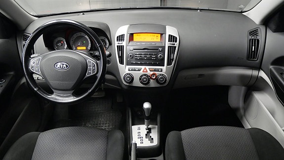 Kia Ceed 2 of 14