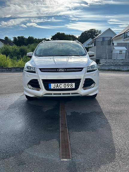 Ford Kuga 2 of 5