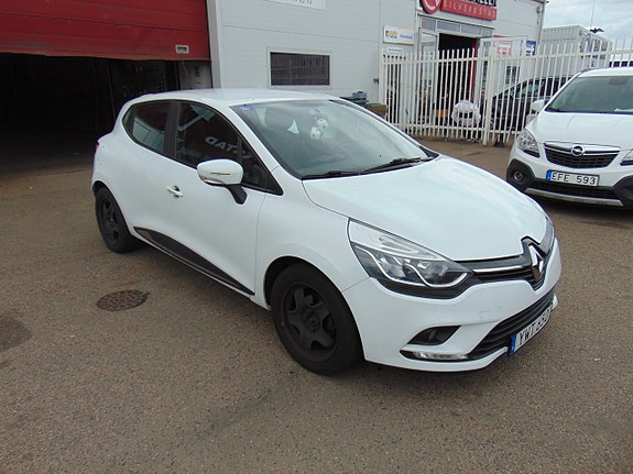 Renault Clio 2 of 9
