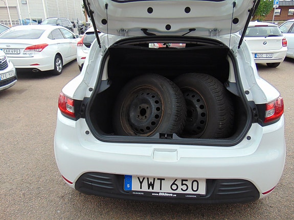 Renault Clio 9 of 9