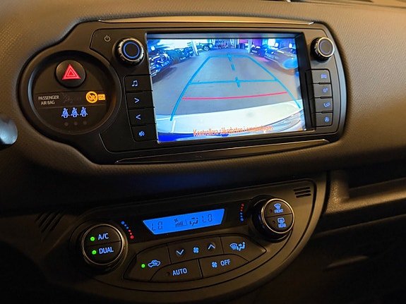 Toyota Yaris 13 of 14
