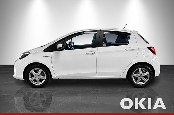 Toyota Yaris 2 of 14