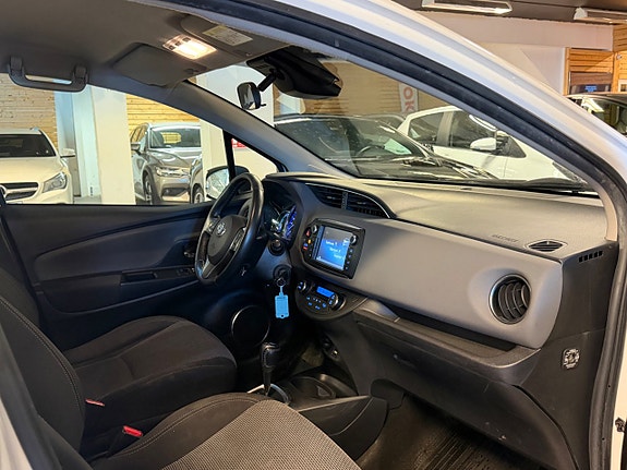 Toyota Yaris 7 of 14