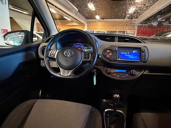 Toyota Yaris 10 of 14