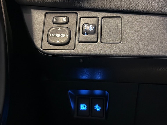 Toyota Yaris 12 of 14