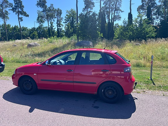 Seat Ibiza 4 of 5