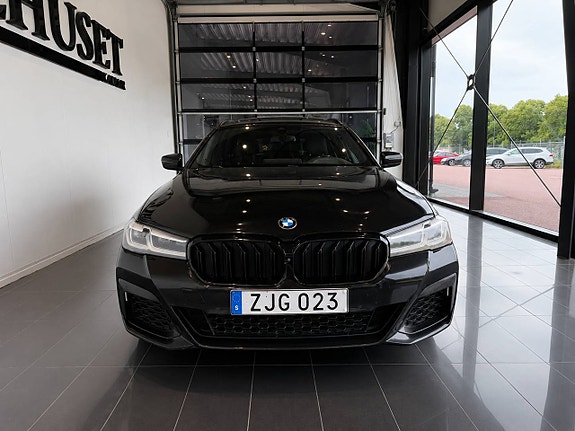 BMW 520d 2 of 5