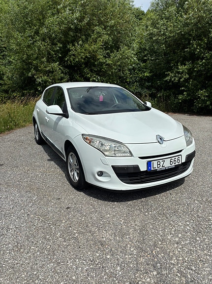 Renault Megane III 2 of 5