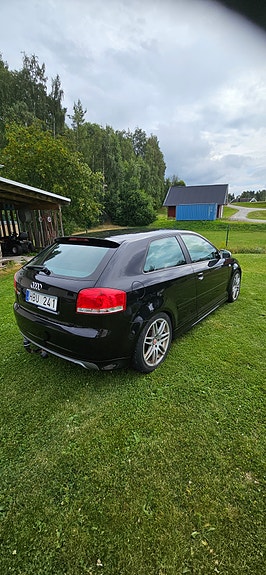 Audi S3 3 of 5