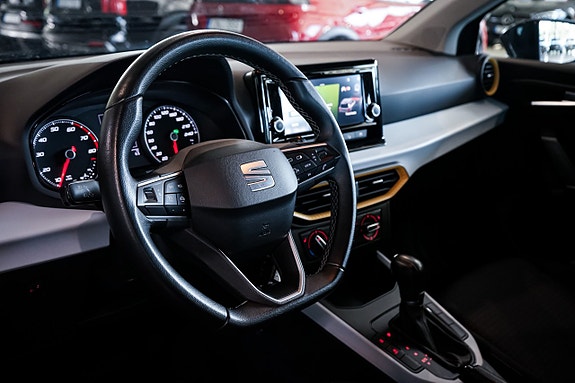 Seat Arona 11 of 27