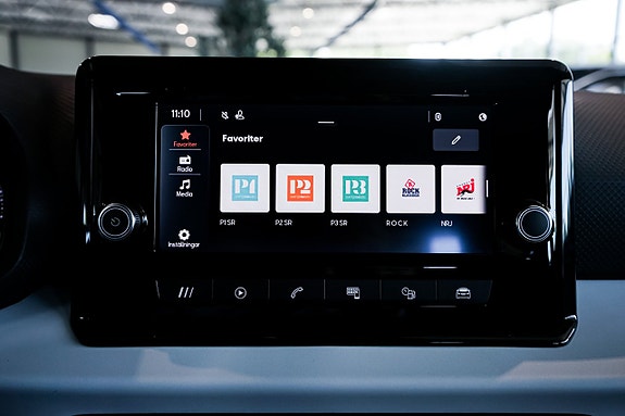 Seat Arona 13 of 27