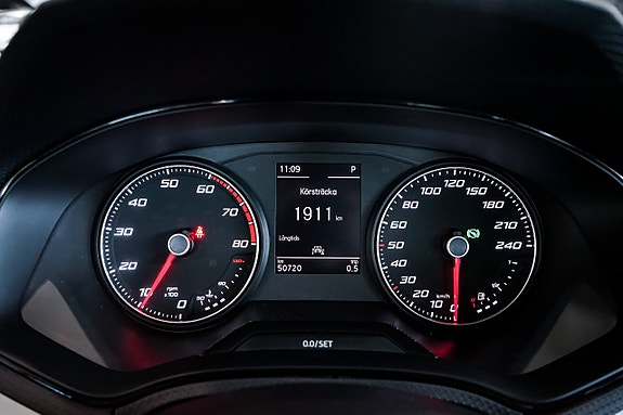 Seat Arona 12 of 27