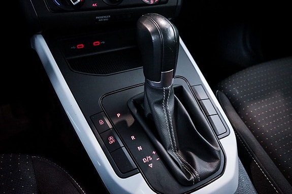 Seat Arona 20 of 27