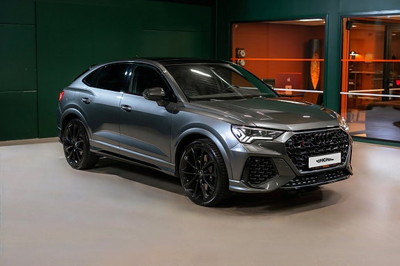 Audi Q3 2 of 5