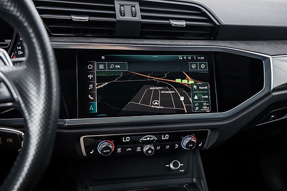 Audi Q3 16 of 26