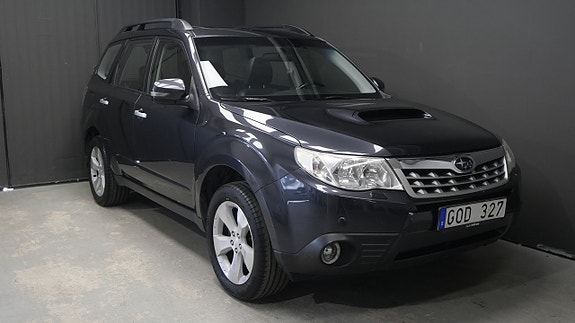 Subaru Forester 3 of 5