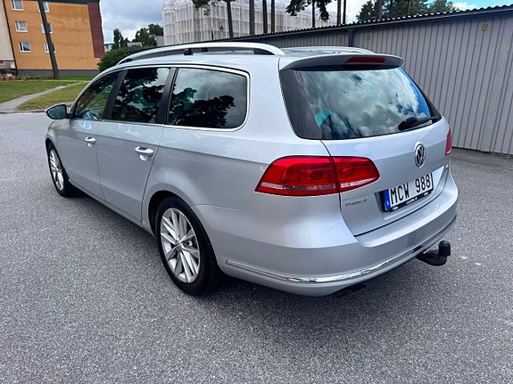 Volkswagen Passat 2 of 5
