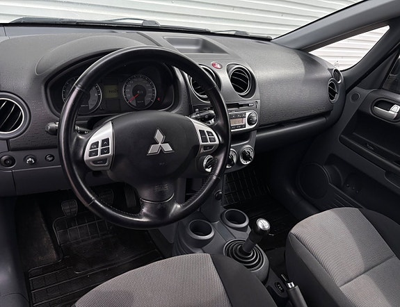 Mitsubishi Colt 4 of 5