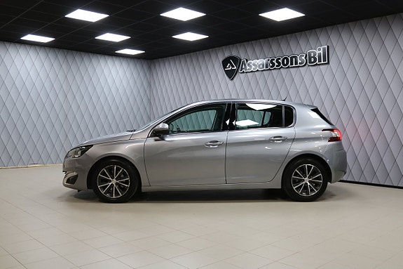Peugeot 308 2 of 5