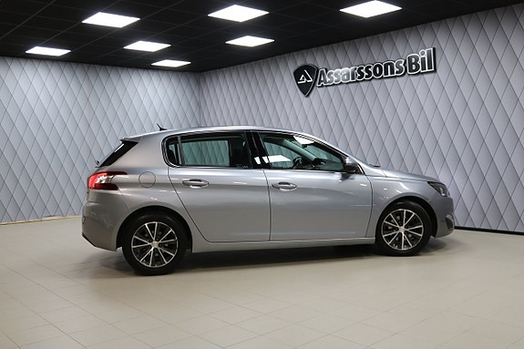 Peugeot 308 4 of 5