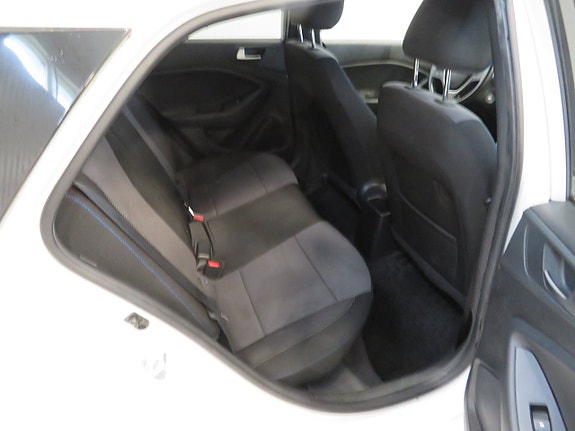 Hyundai i20 3 of 5