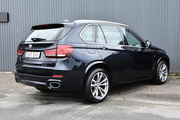 BMW X5 2 of 5
