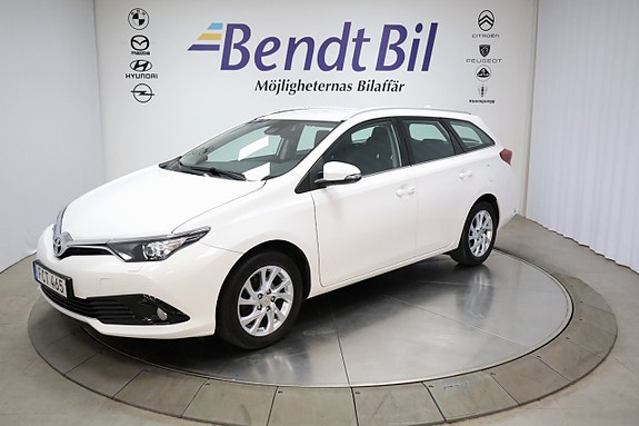 Toyota Auris 4 of 5