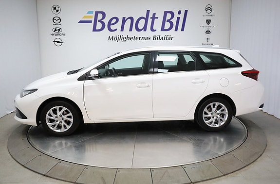 Toyota Auris 5 of 5