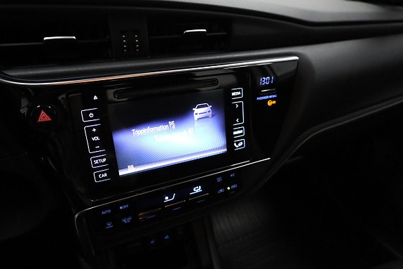 Toyota Auris 23 of 23