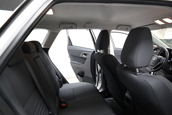 Toyota Auris 15 of 23