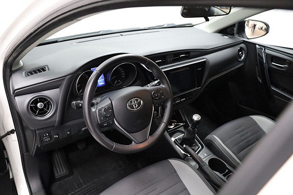 Toyota Auris 6 of 23